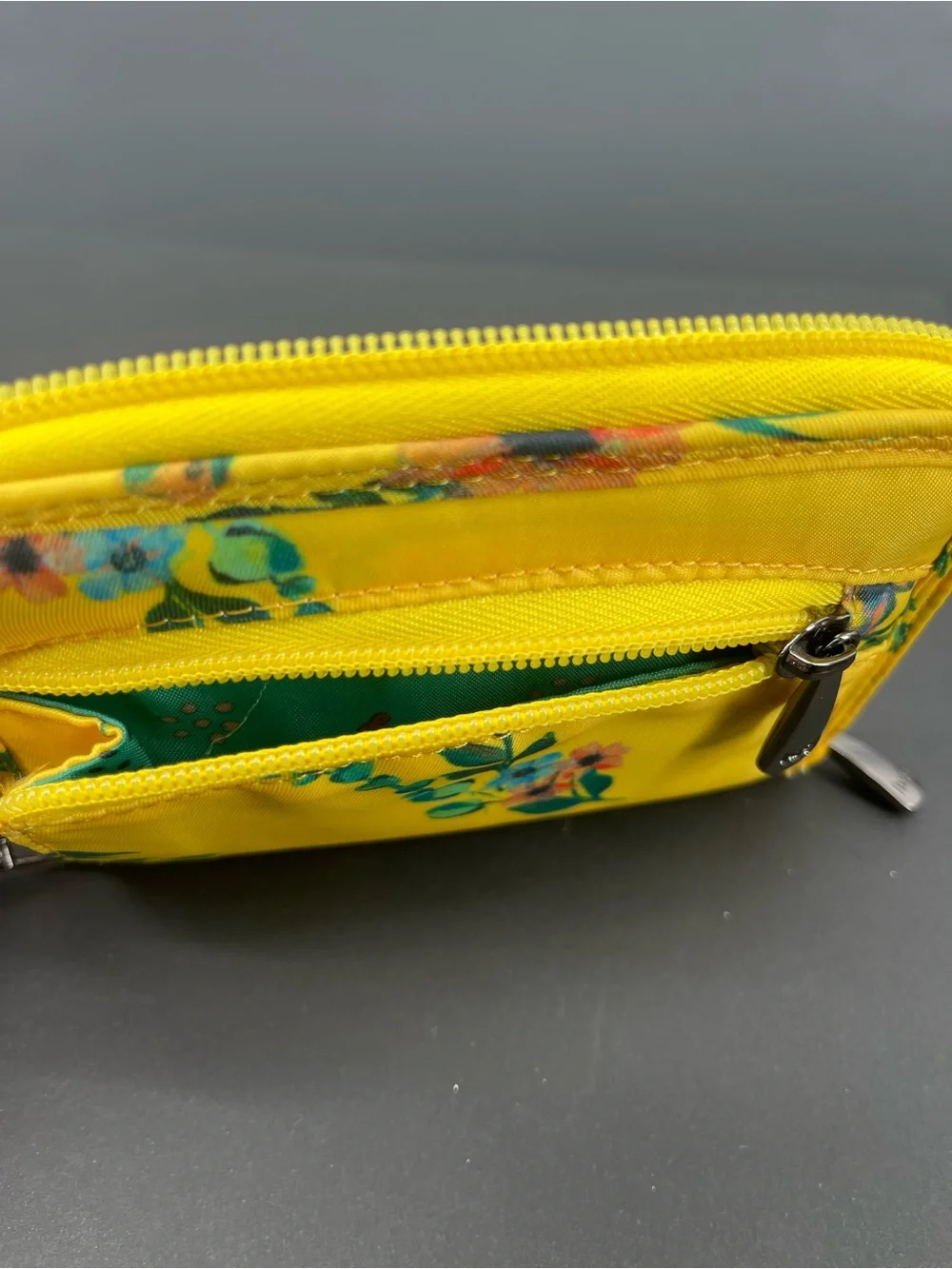 ⭐️lug Rodeo Teal and Yellow Quilted Floral Wristlet